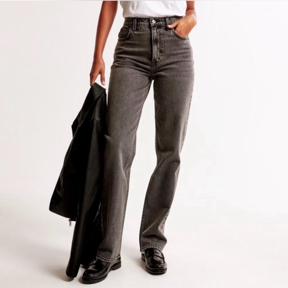 Abercrombie 90s Straight Ultra High Rise Jeans – Black / Grey | Sz 27 / 4 Short